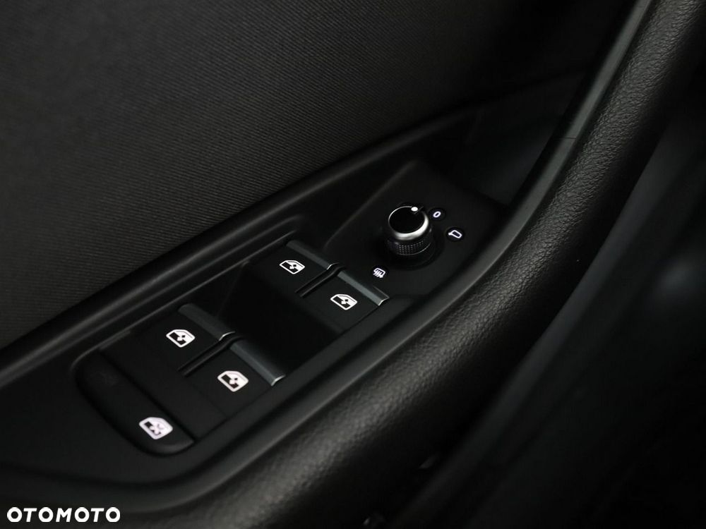 Audi A4 Limousine 40 TFSI S tronic advanced - 35