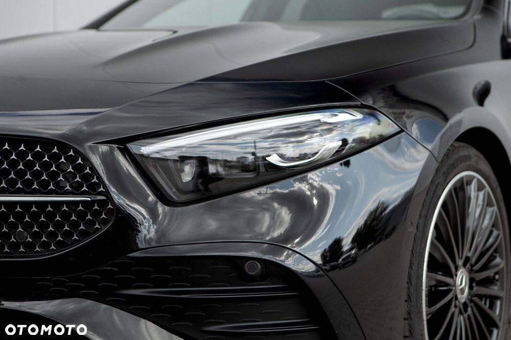 Mercedes-Benz Klasa A 200 AMG Line 7G-DCT - 3