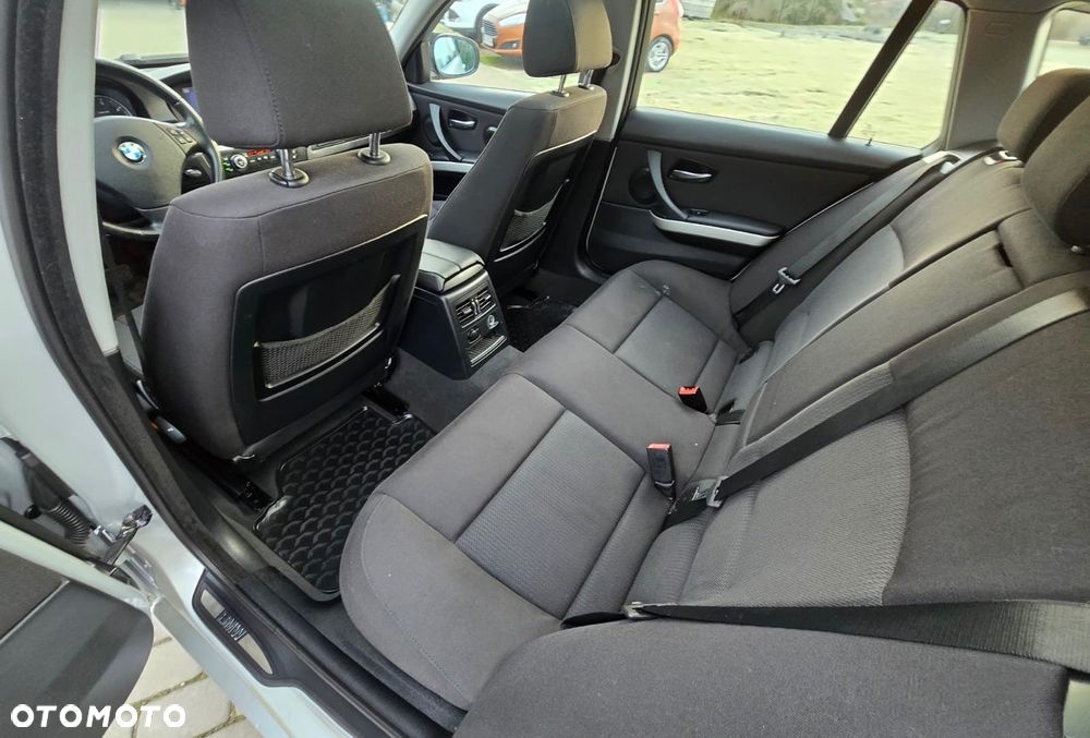 BMW Seria 3 320d DPF - 22