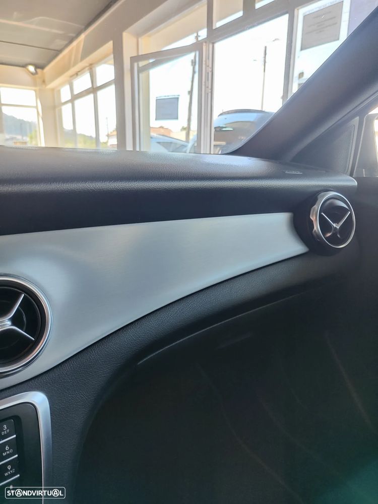 Mercedes-Benz GLA 200 d 7G-DCT AMG Line - 34