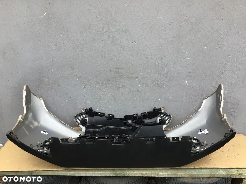 Zderzak przedni Toyota Aygo X kod 4U9 - 9