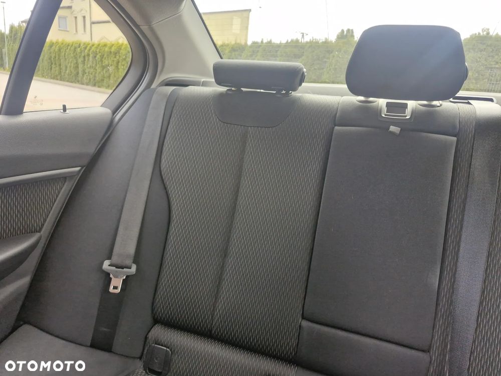 BMW Seria 3 316d M Sport - 24