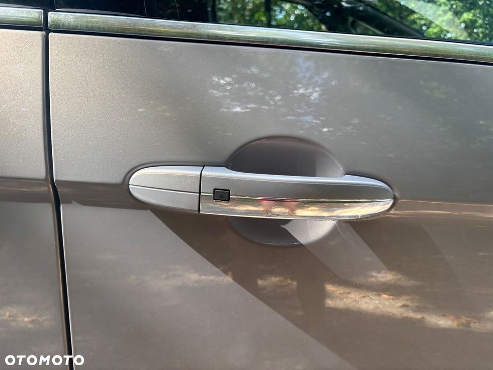 Ford S-Max 2.0 TDCi DPF Titanium X - 13