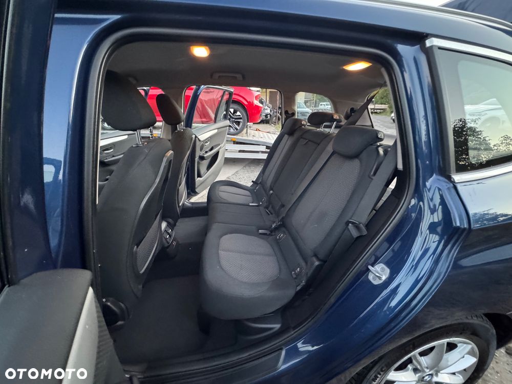 BMW Seria 2 216d Gran Tourer Sport Line - 14