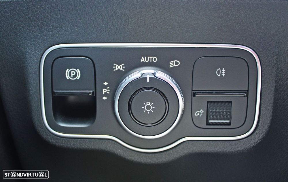 Mercedes-Benz GLA 250 e AMG Line - 17