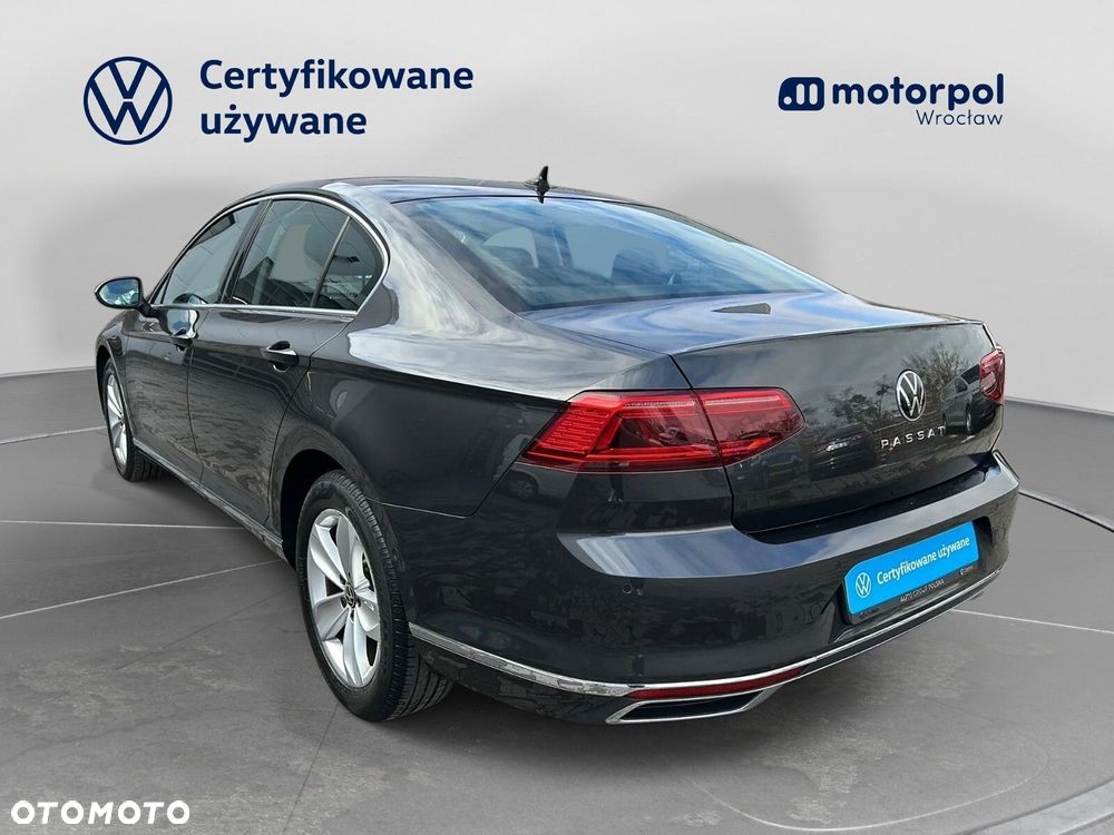 Volkswagen Passat 2.0 TDI Elegance DSG - 3