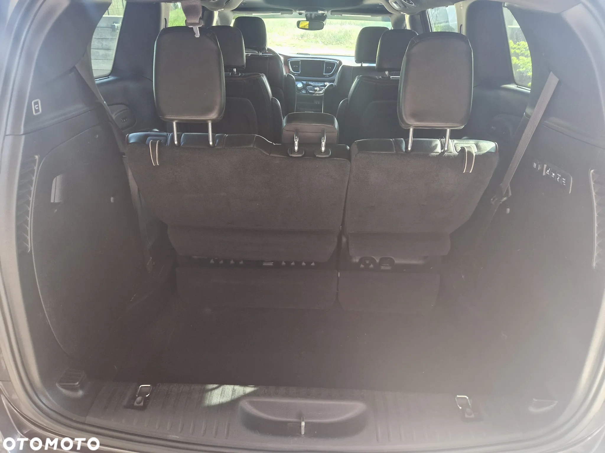 Chrysler Pacifica - 10