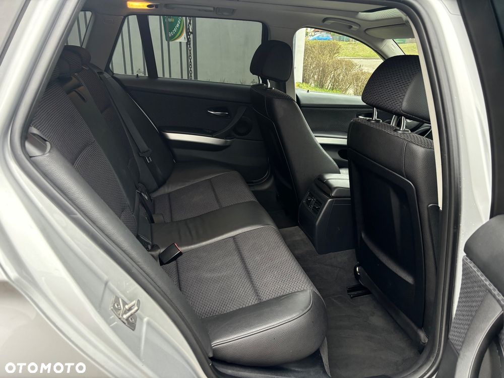 BMW Seria 3 - 24