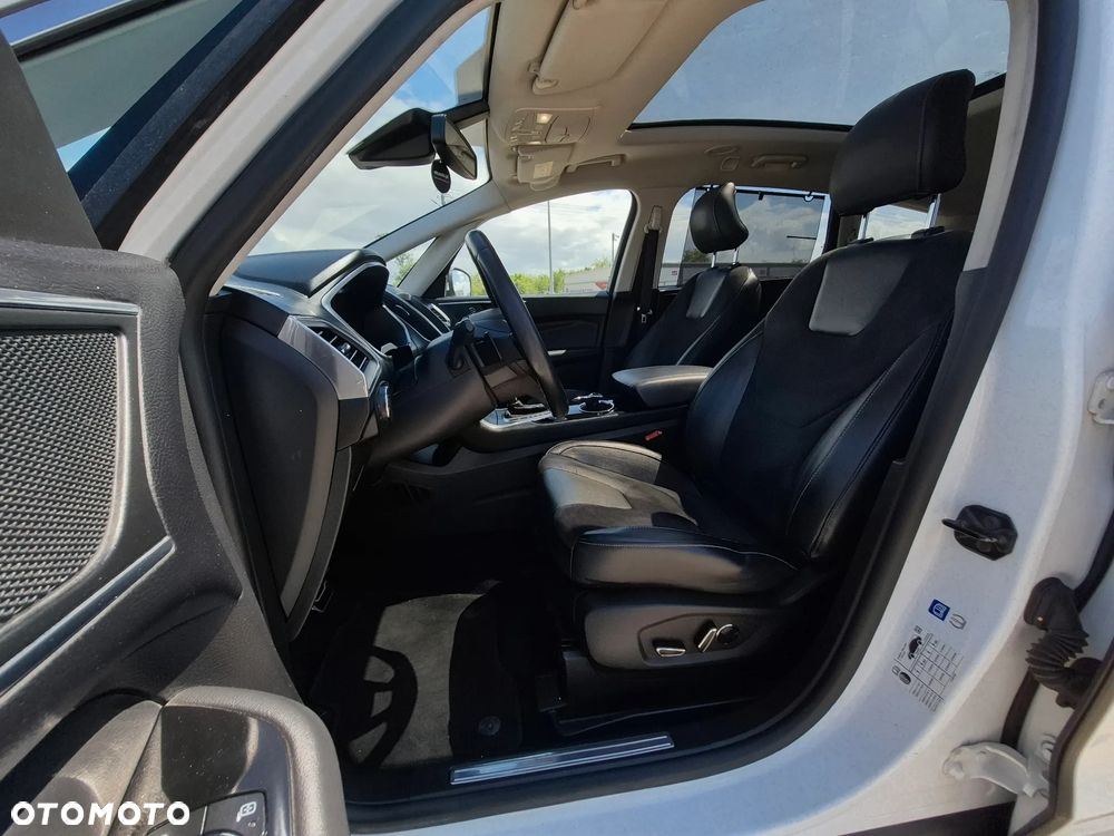 Ford S-Max 2.0 TDCi Titanium PowerShift - 15