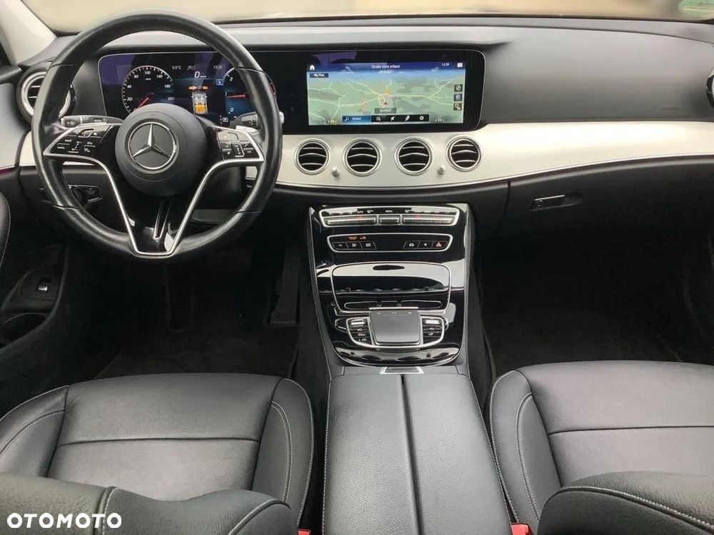 Mercedes-Benz Klasa E 220 d T 9G-TRONIC Edition AVANTGARDE - 6