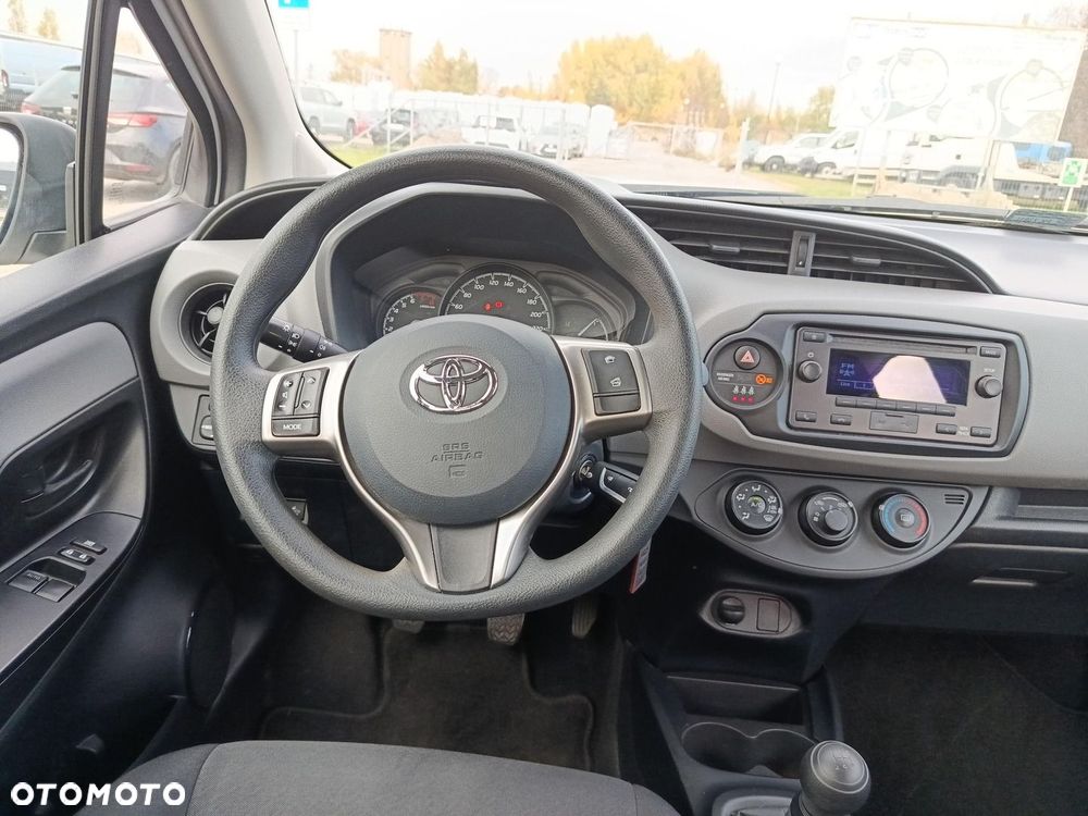 Toyota Yaris - 12