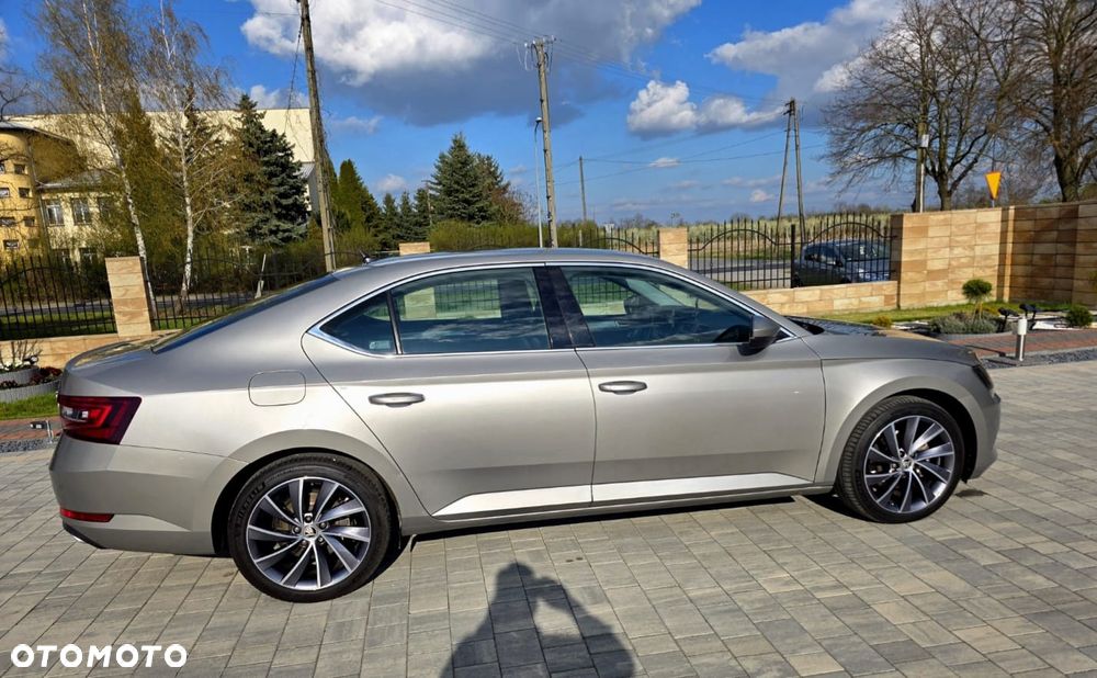 Skoda Superb 2.0 TDI Ambition - 1