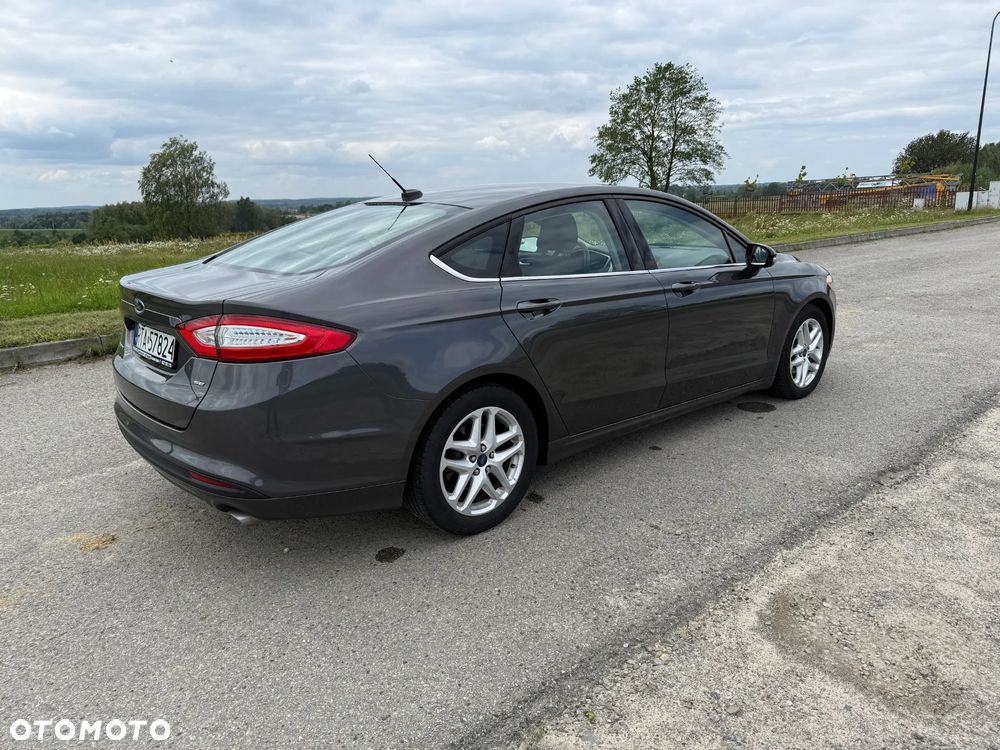 Ford Fusion - 4