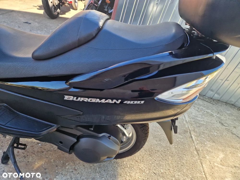 Suzuki Burgman - 27