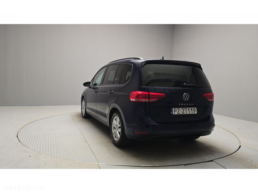 Volkswagen Touran - 4