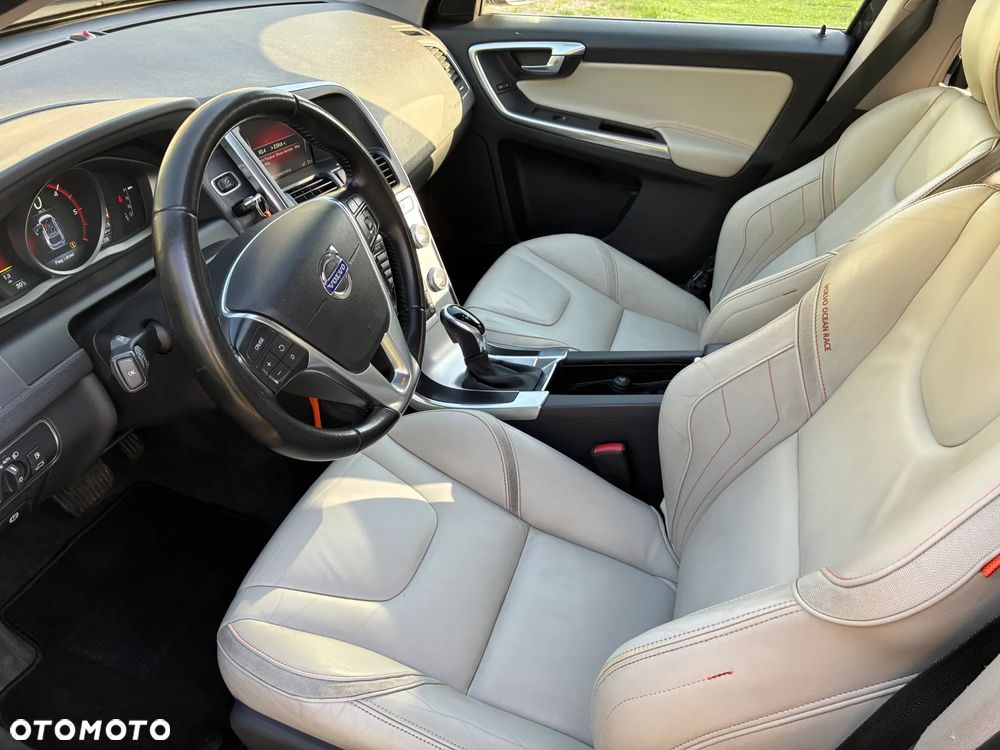 Volvo XC 60 D4 AWD Ocean Race - 14