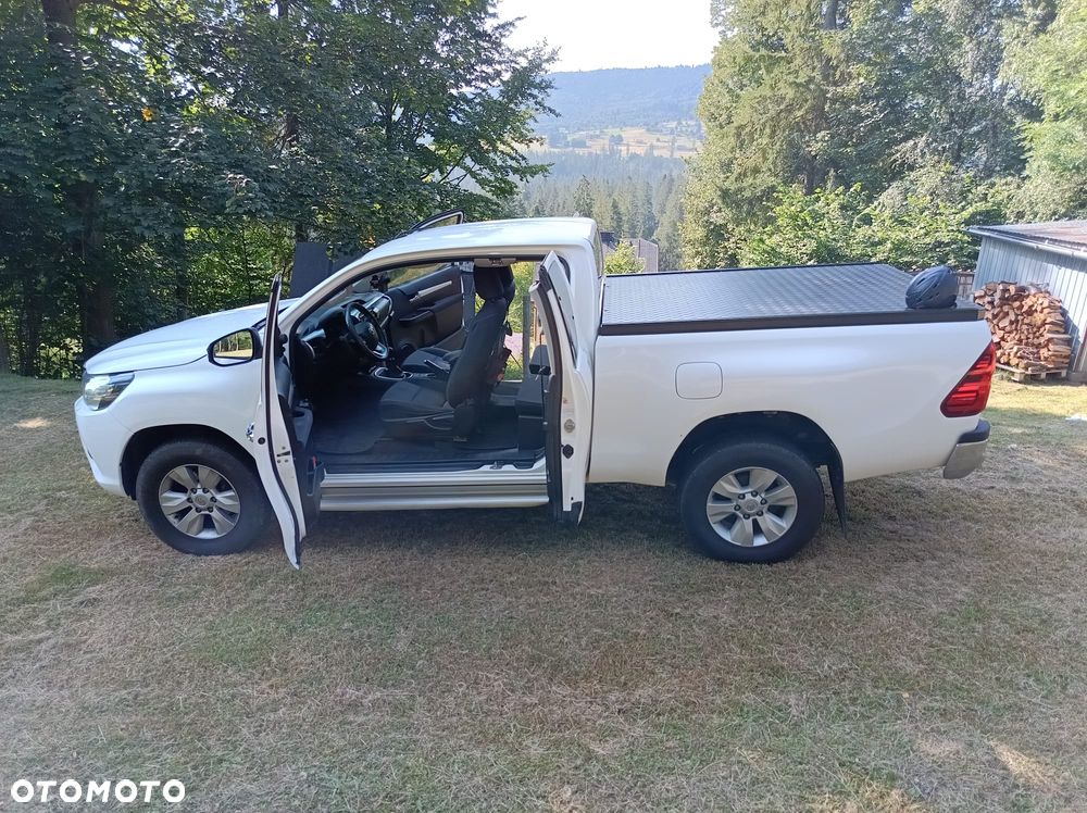 Toyota Hilux 4x4 Extra Cab Duty Comfort - 6