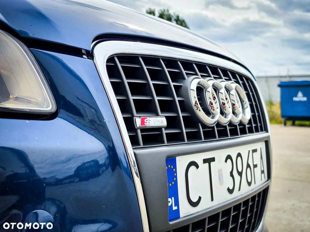Audi A4 Limousine - 12