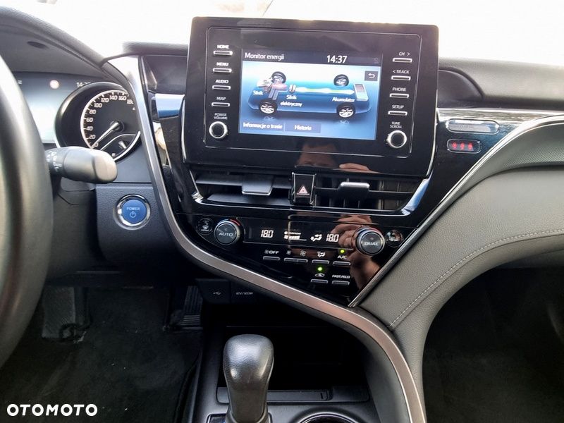 Toyota Camry - 24