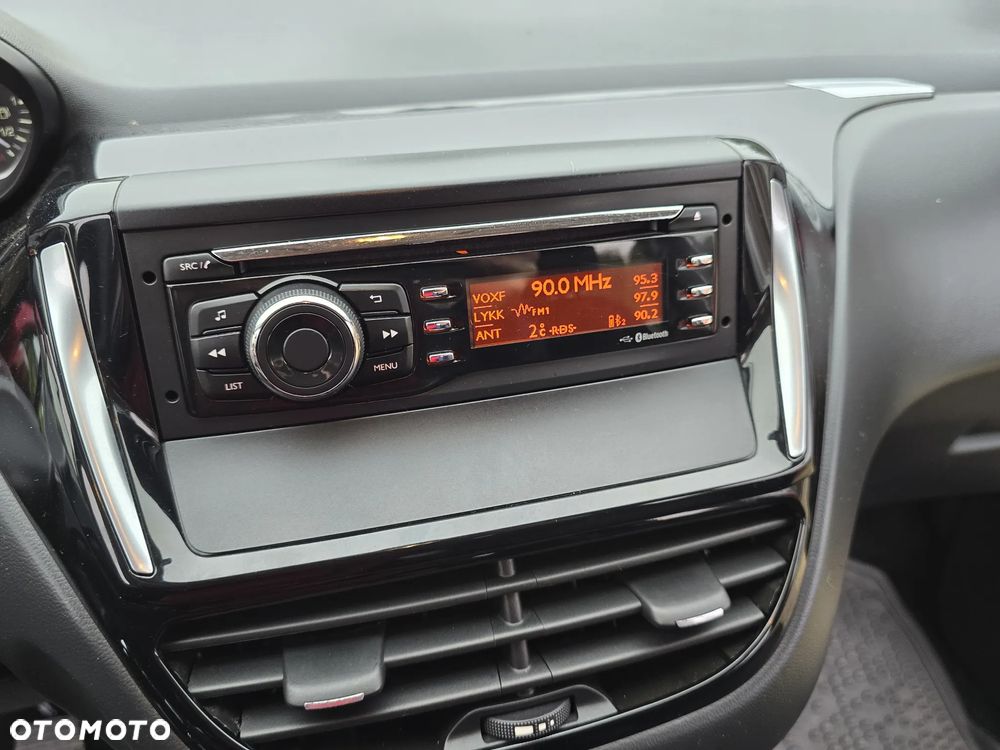 Peugeot 208 1.2 PureTech Style - 16