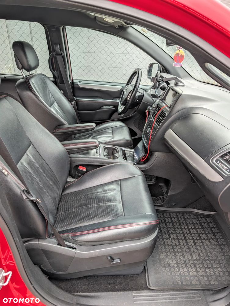Dodge Grand Caravan 3.6 R/T - 11