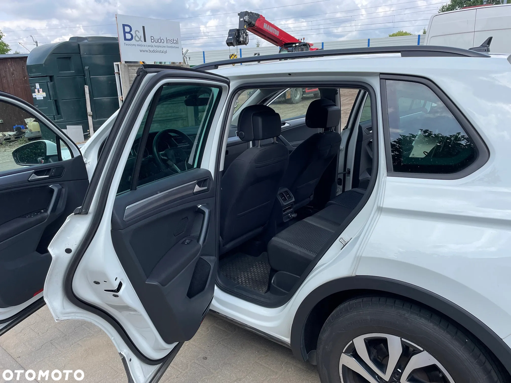 Volkswagen Tiguan - 12