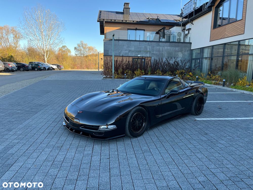 Chevrolet Corvette - 4