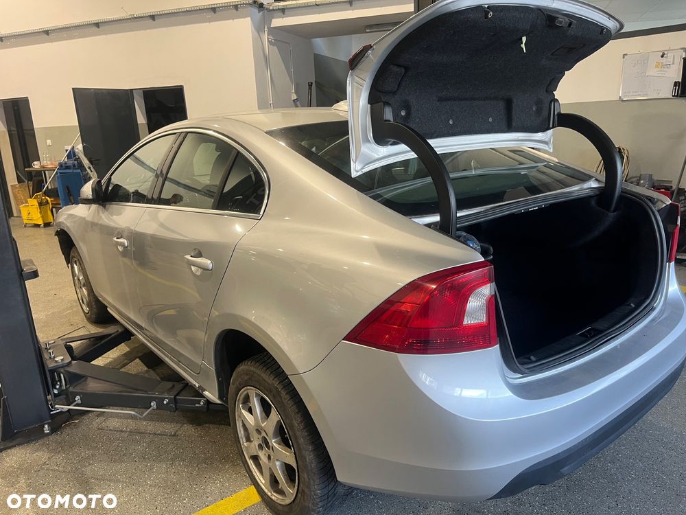 Volvo S60 2.5 T5 - 11