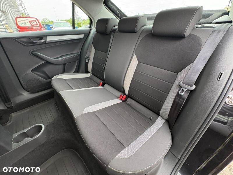 Skoda RAPID 1.0 TSI Ambition - 13