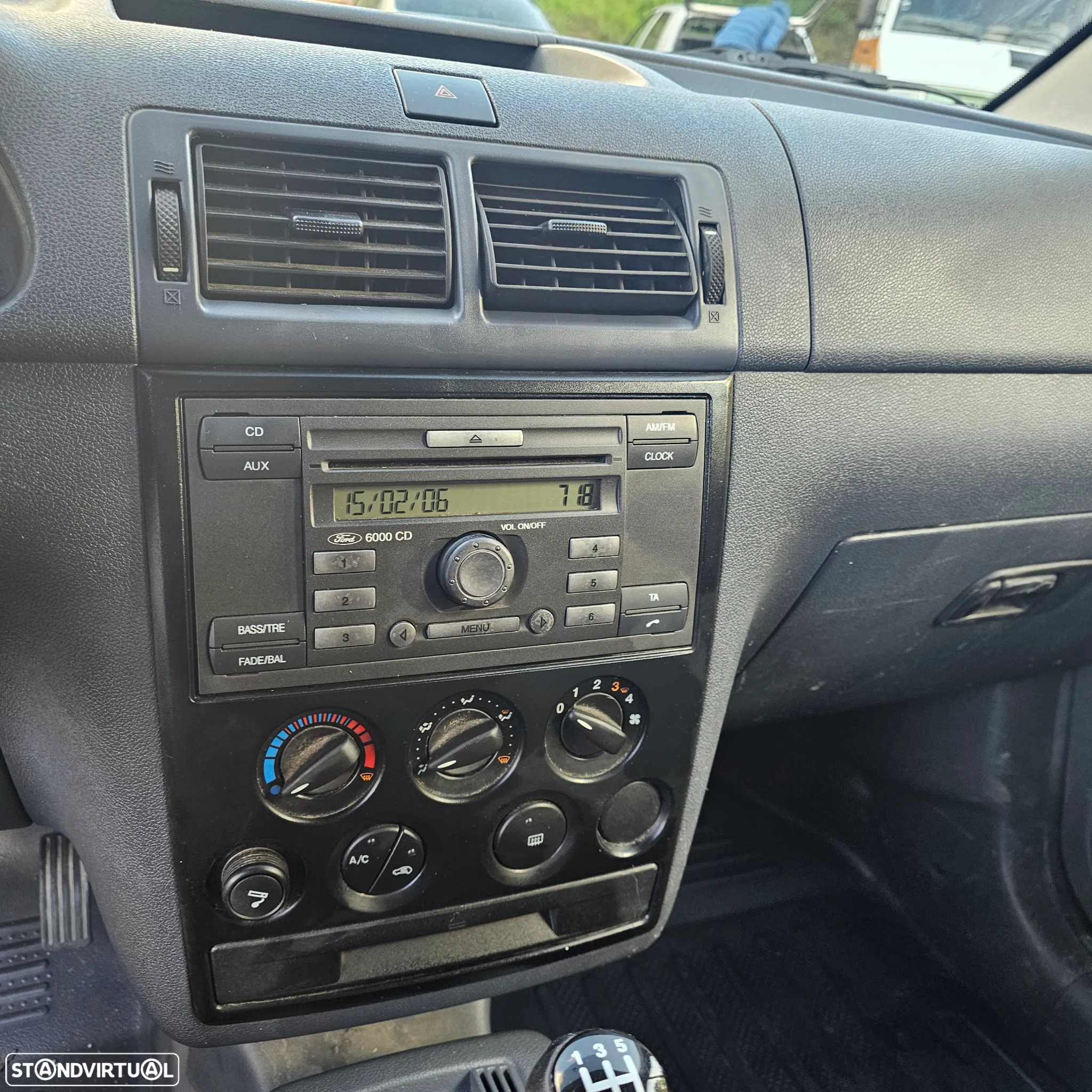 Ford Connect - 16