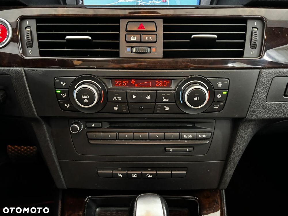 BMW Seria 3 335i Sport-Aut Luxury Line - 22