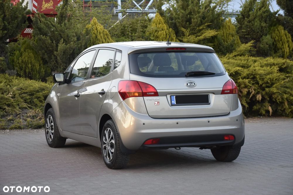 Kia Venga - 13