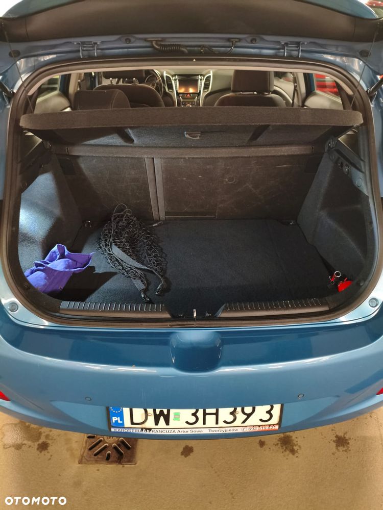 Hyundai i30 blue 1.6 CRDi Trend - 10