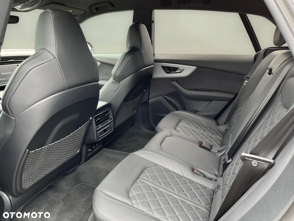 Audi Q8 - 10