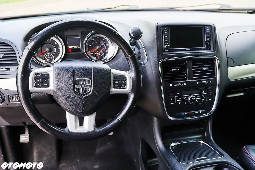 Dodge Grand Caravan - 20