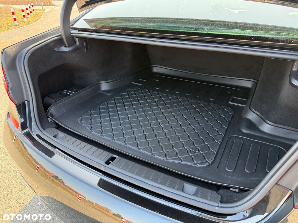 BMW Seria 7 740e iPerformance - 15