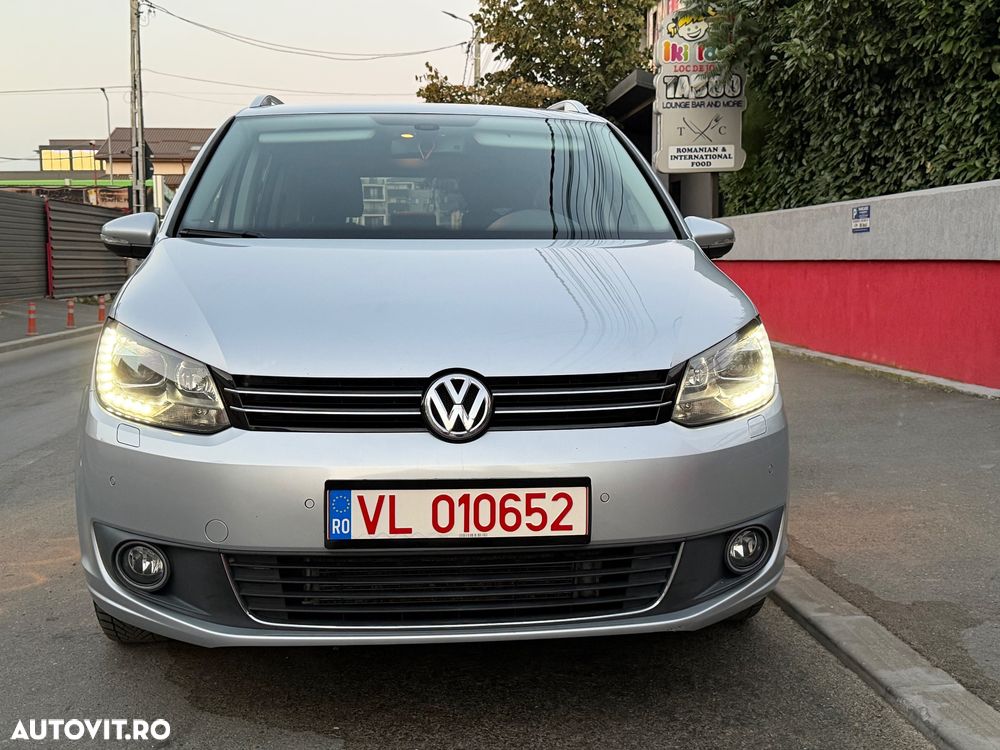 Volkswagen Touran - 12