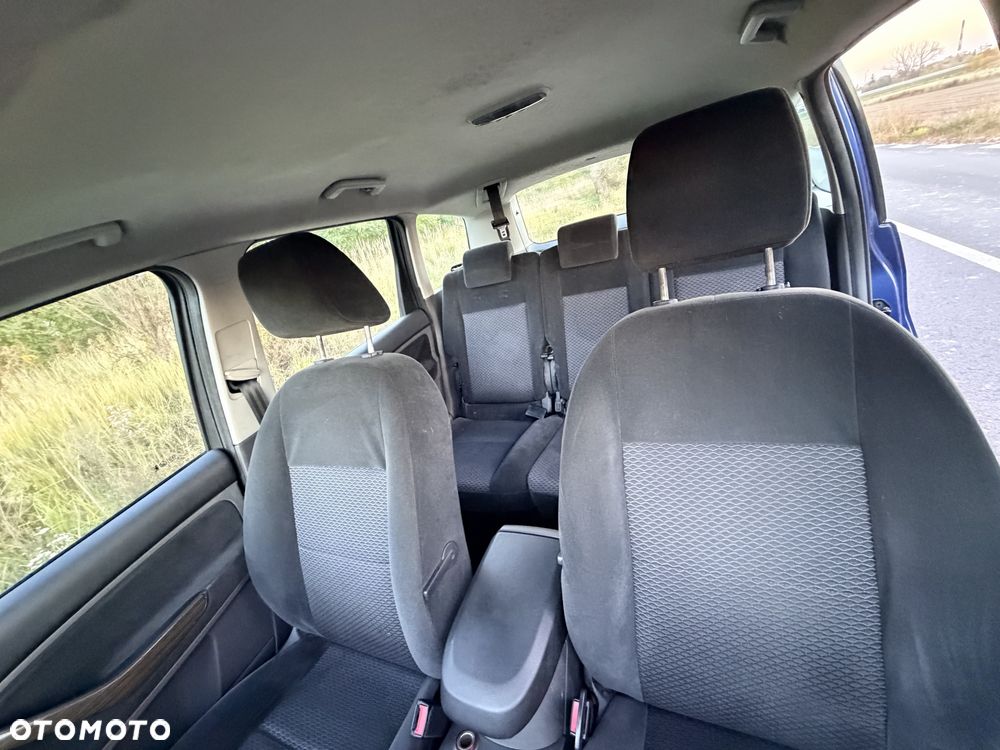 Ford C-Max 2009 photo 2
