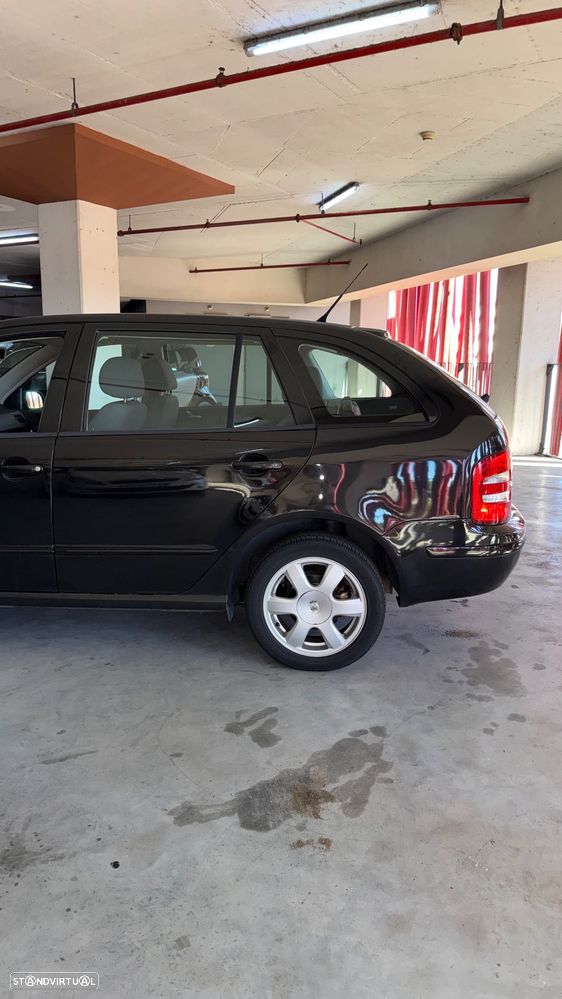 Skoda Fabia Break 1.4 Elegance AR8 - 19