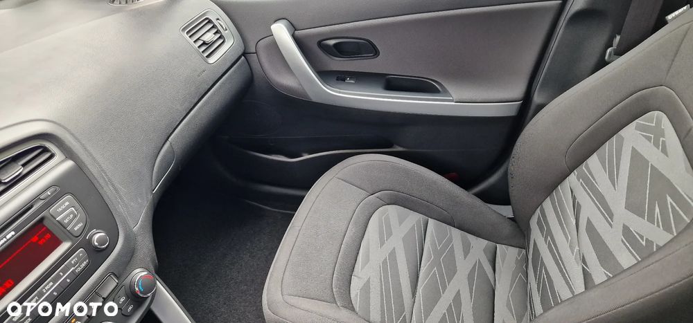 Kia Ceed 1.4 CVVT Attract Plus - 13