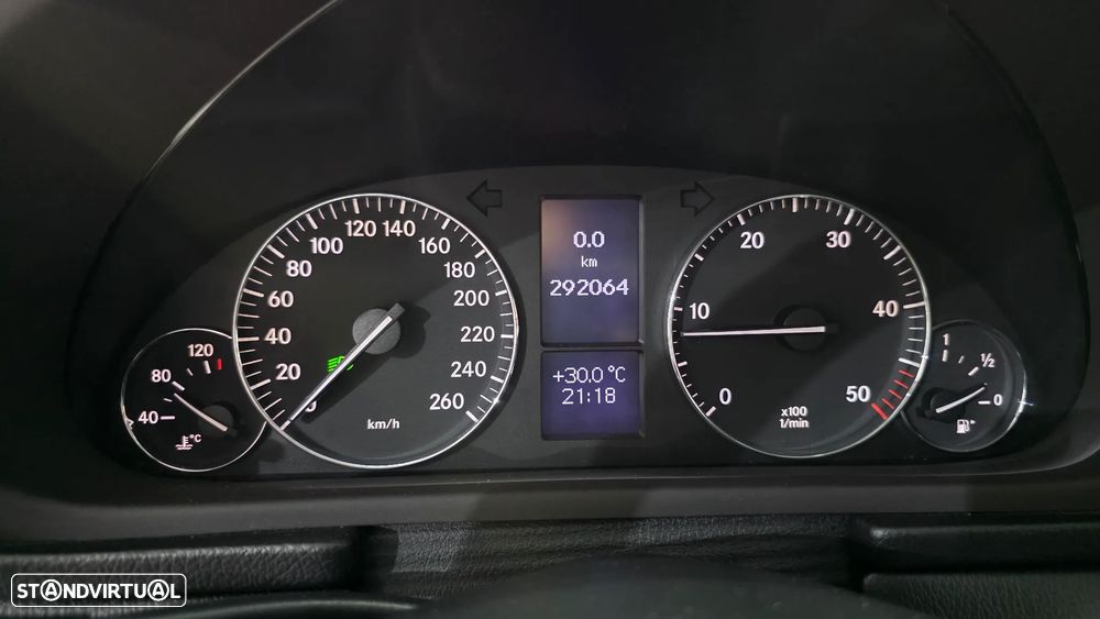 Mercedes-Benz C 220 CDI Classic DPF Sport Edition - 27