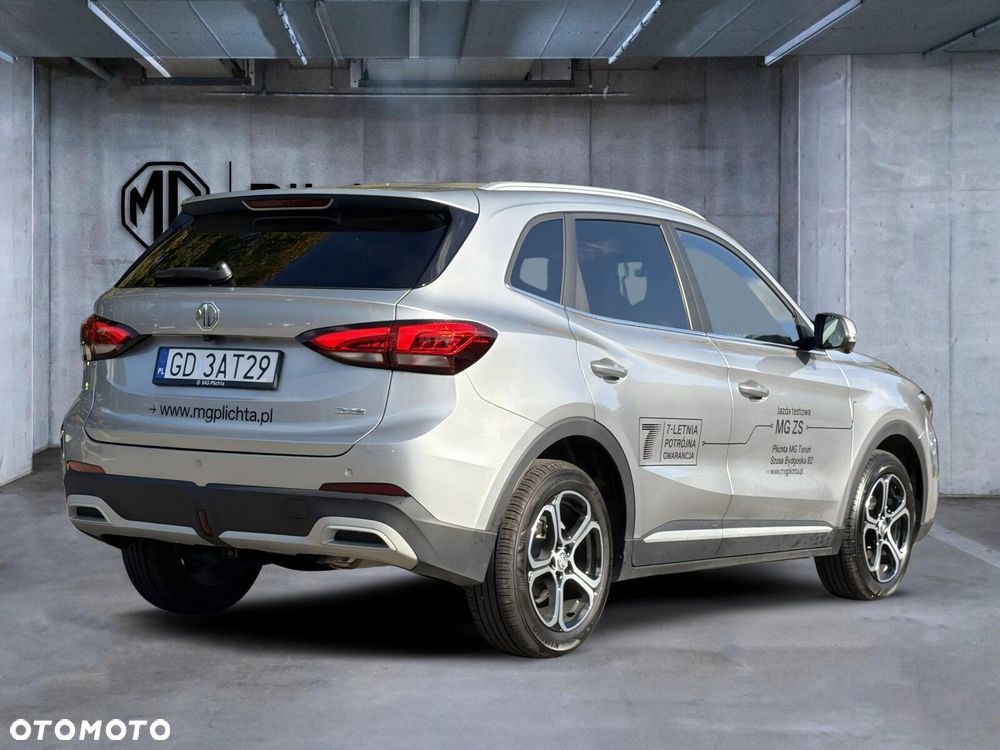 MG ZS - 6