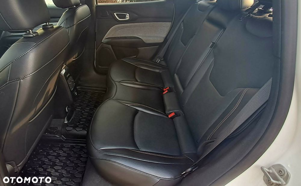 Jeep Compass - 18