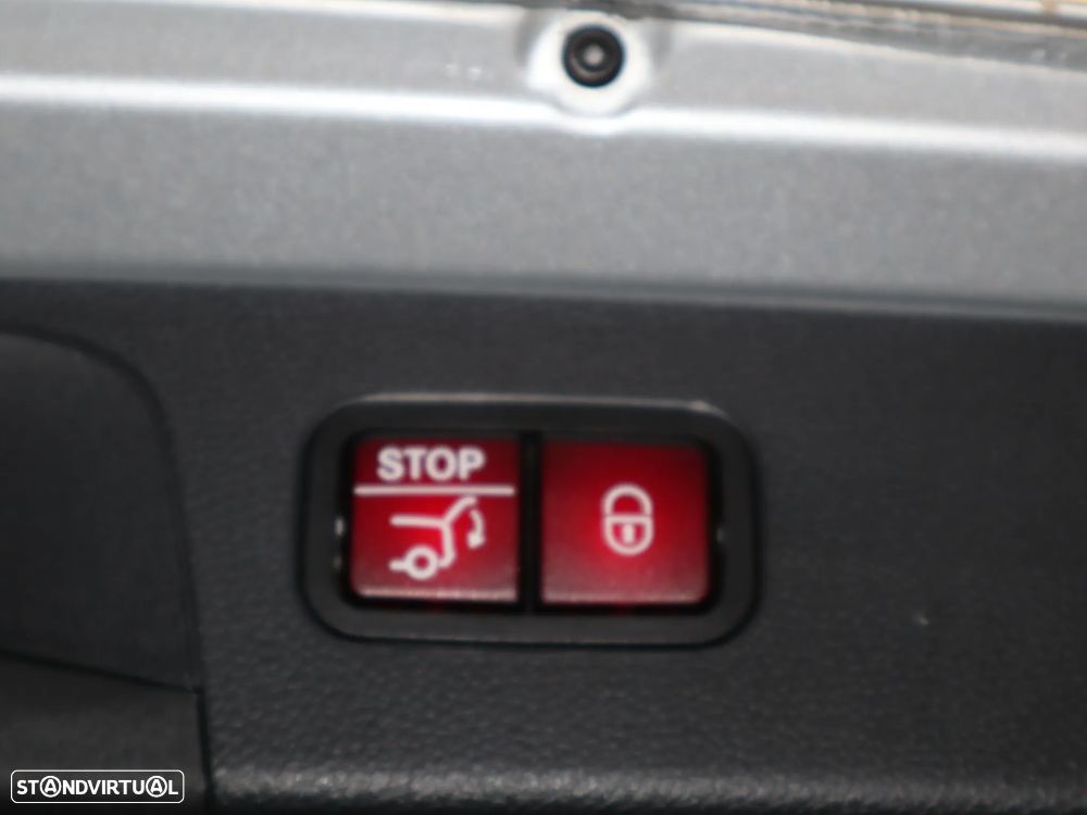 Mercedes-Benz GLC 300 d 4Matic 9G-TRONIC AMG Line - 12