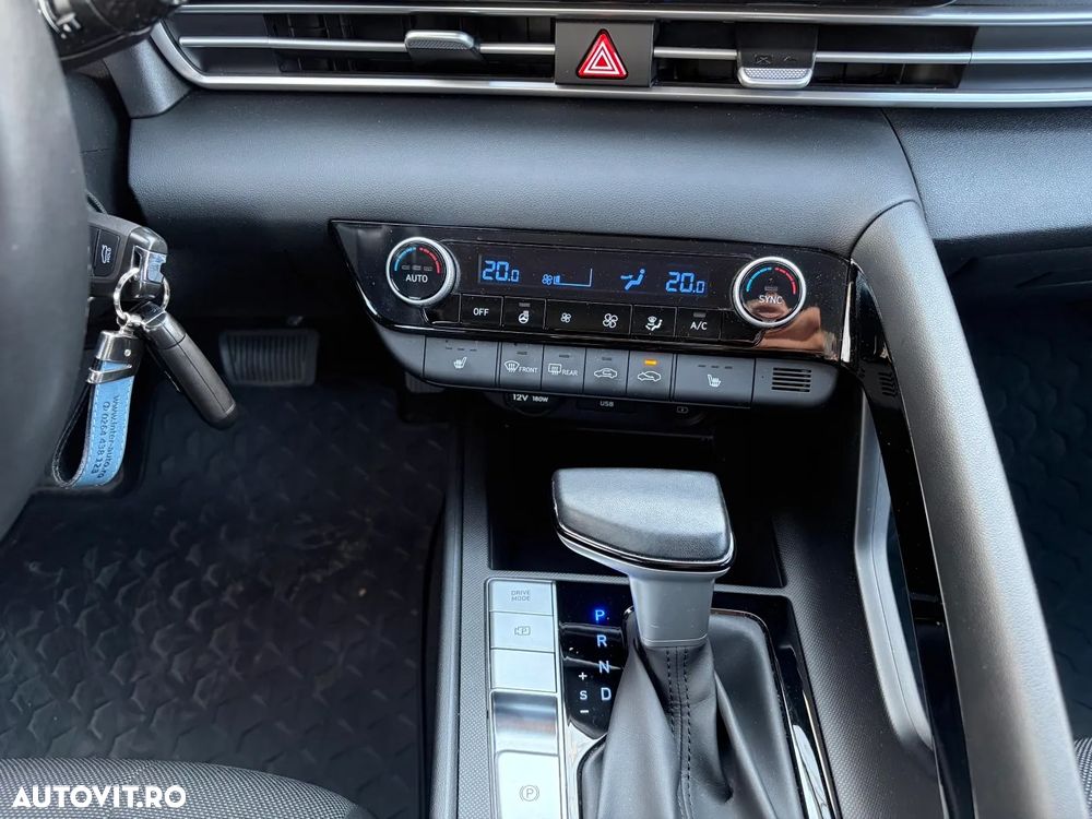 Hyundai Elantra 1.6 l 123 CP CVT Exclusive - 13