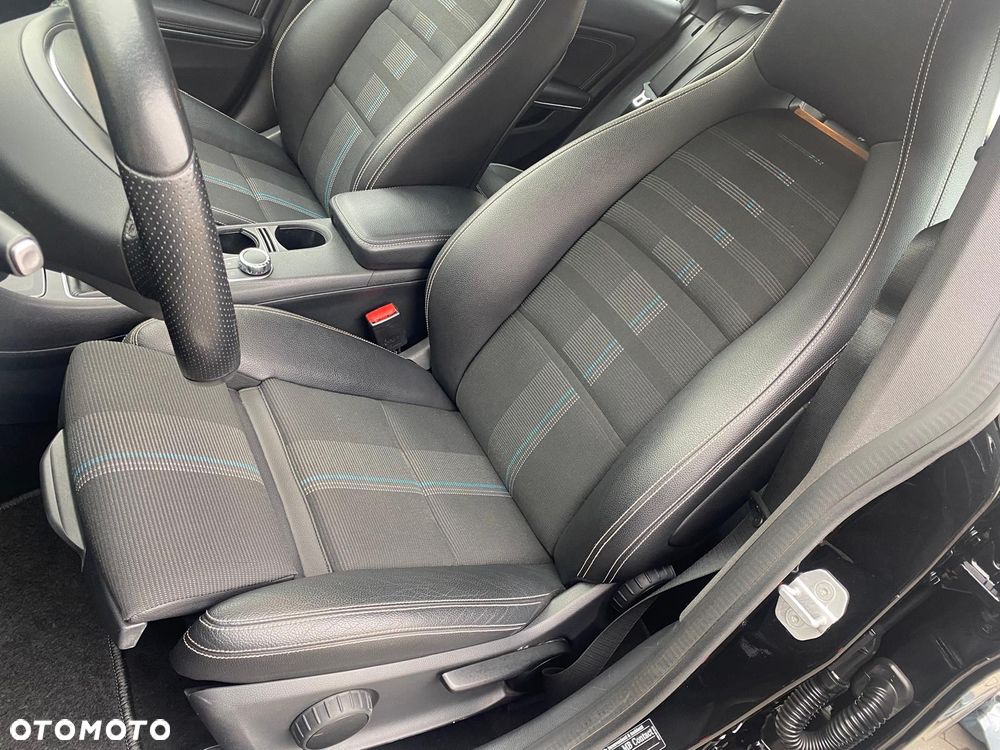 Mercedes-Benz CLA - 23