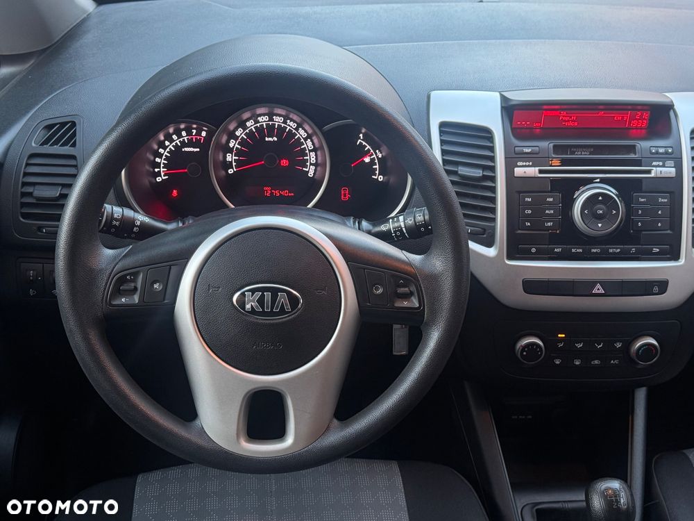 Kia Venga 1.6 L - 6