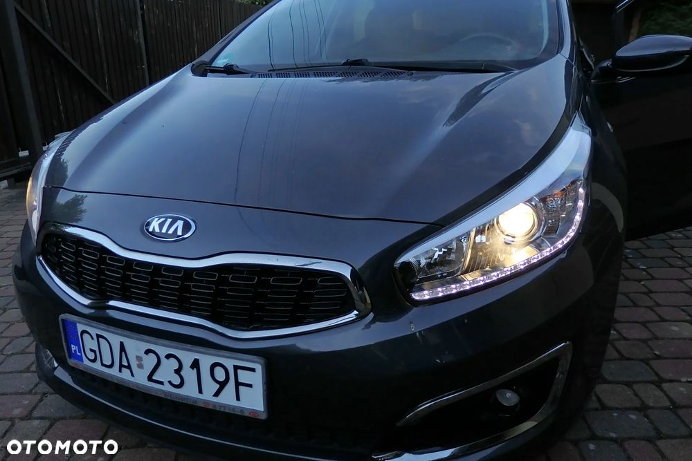 Kia Ceed 1.4 CVVT UEFA EURO 2016 - 12