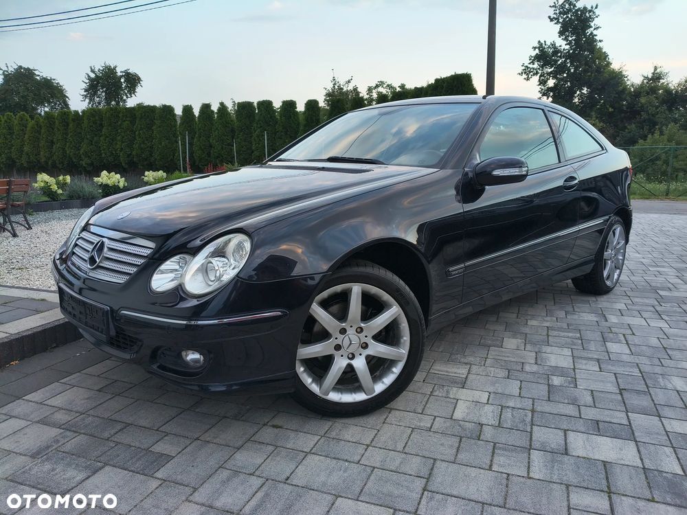 Mercedes-Benz Klasa C 180 Kompressor Sport Edition - 27