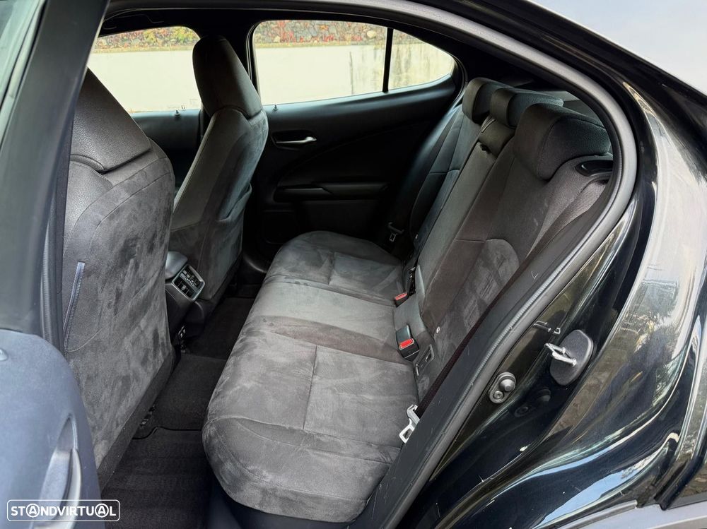 Lexus UX 250h Business - 12